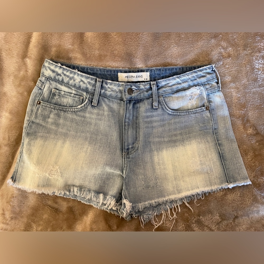 Cute Jean shorts size 28